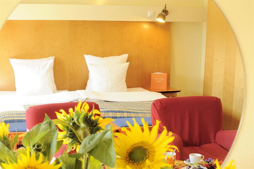 Hotel Krapi トゥースラ エクステリア 写真